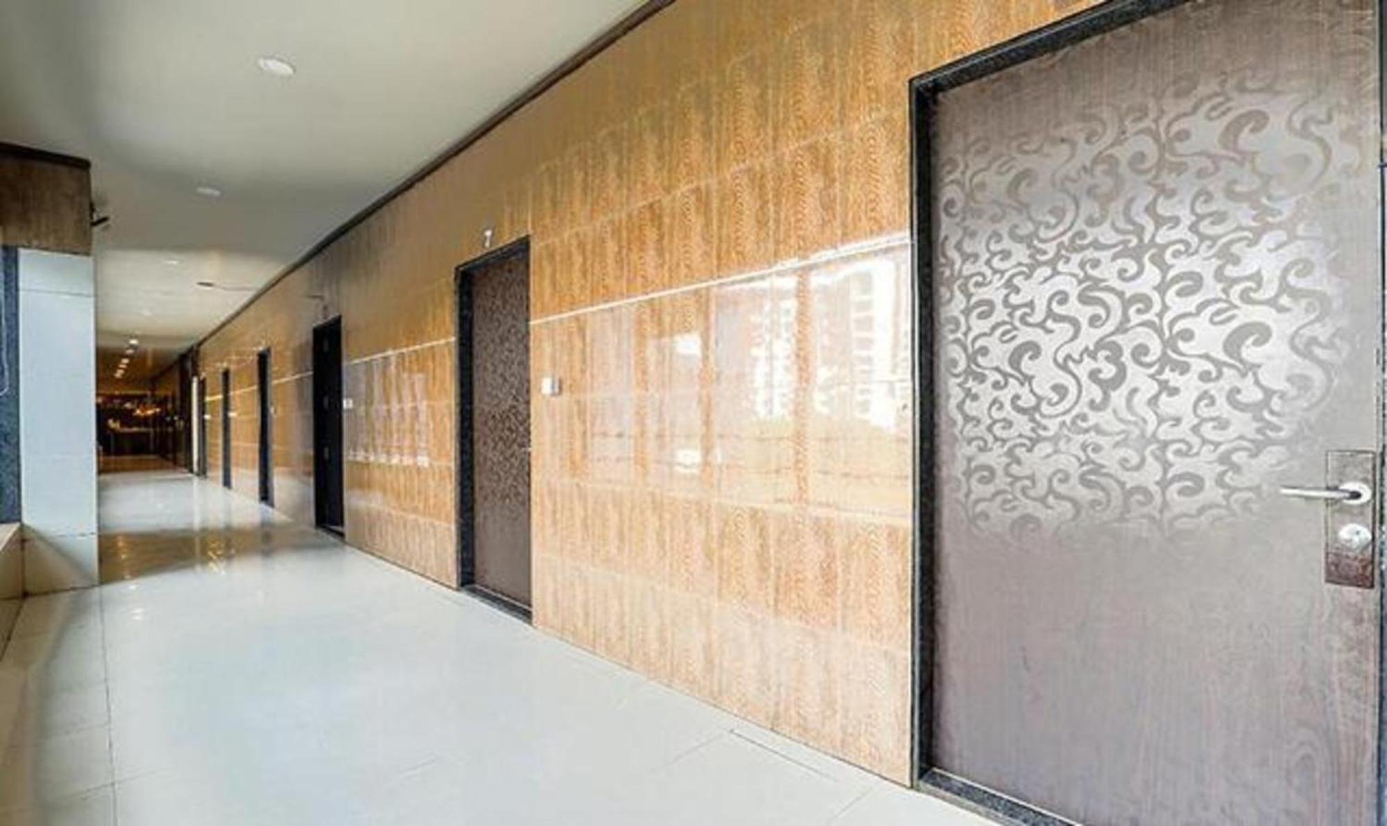 Hotel O Marigold Surat Exterior foto
