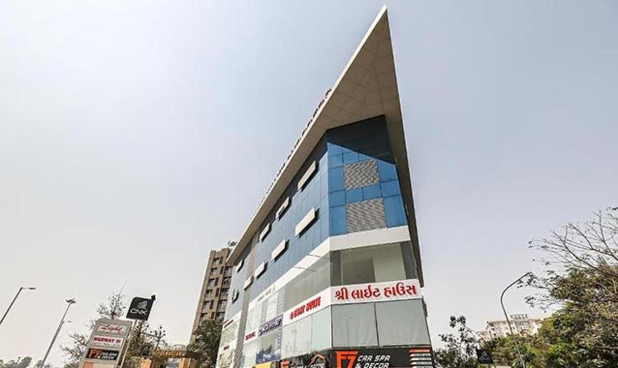 Hotel O Marigold Surat Exterior foto