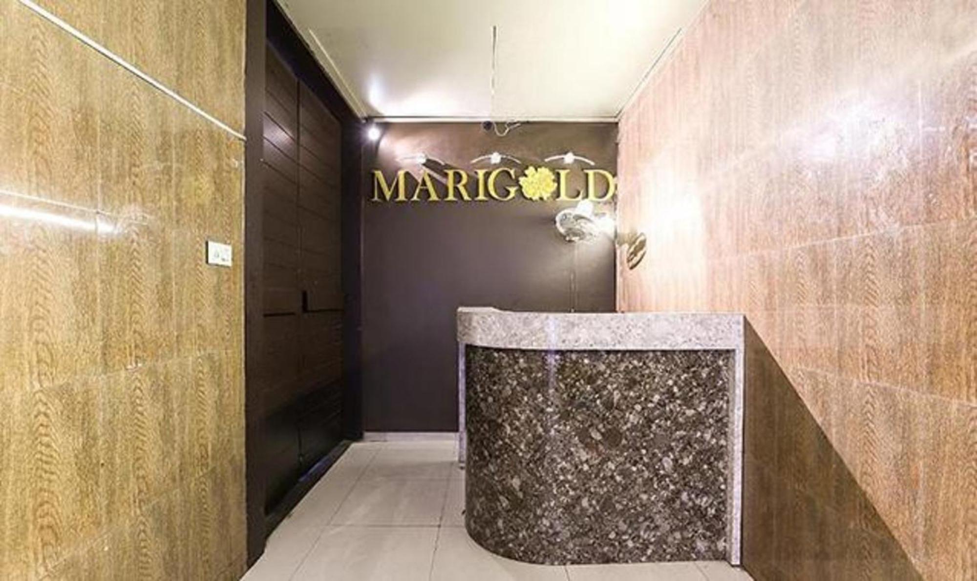 Hotel O Marigold Surat Exterior foto